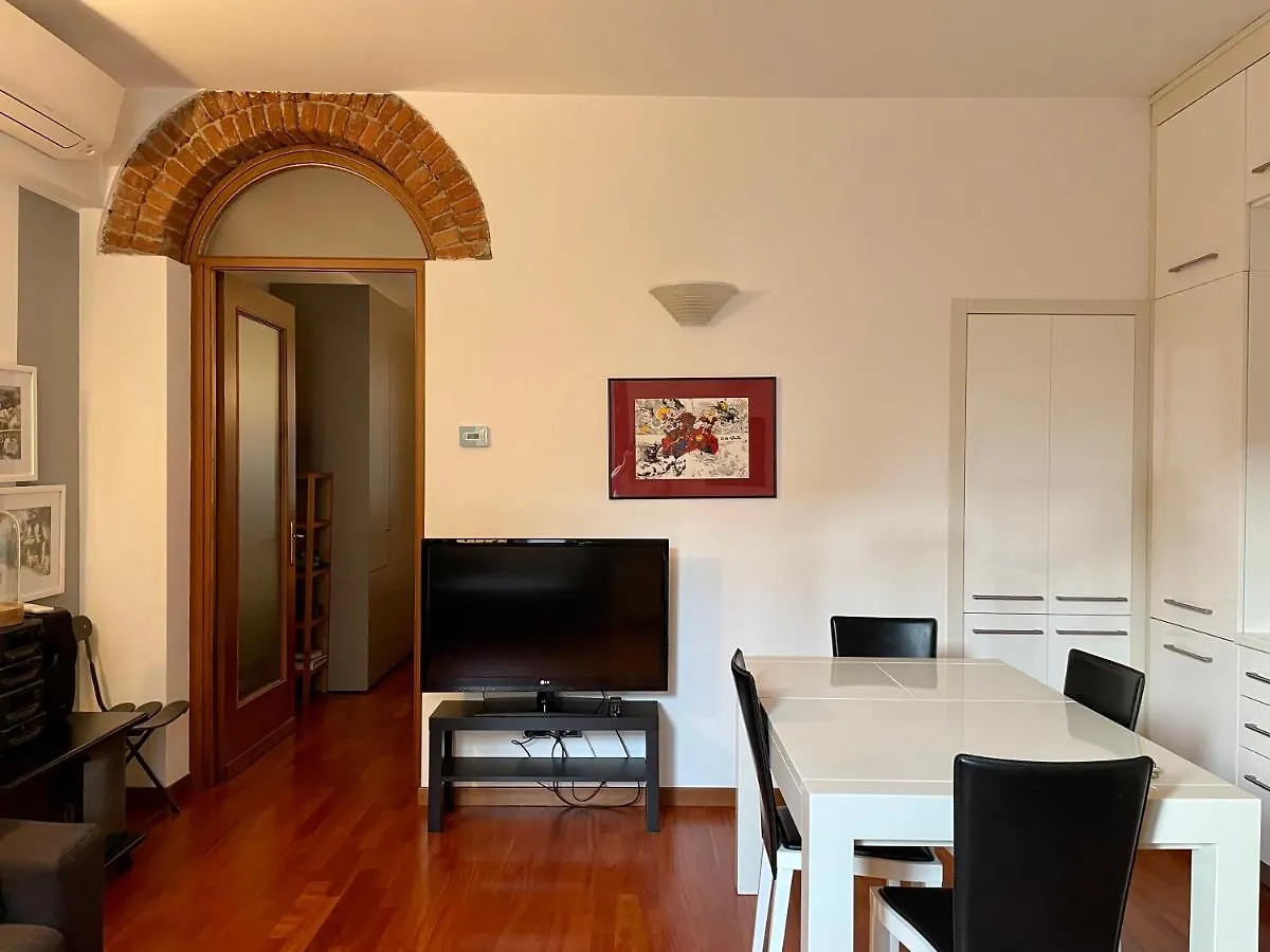 Appartamento La Casa di Ringhiera in SARPI-SEMPIONE-MOSCOVA Milano Italia